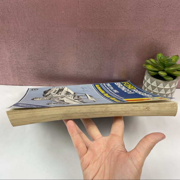 Haynes Ford Ranger Bronco Car Repair Manual - Picture 4 of 8